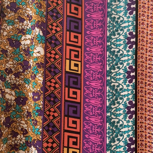 Colorful & ornate mini dress - cold shoulder - Picture 8 of 8